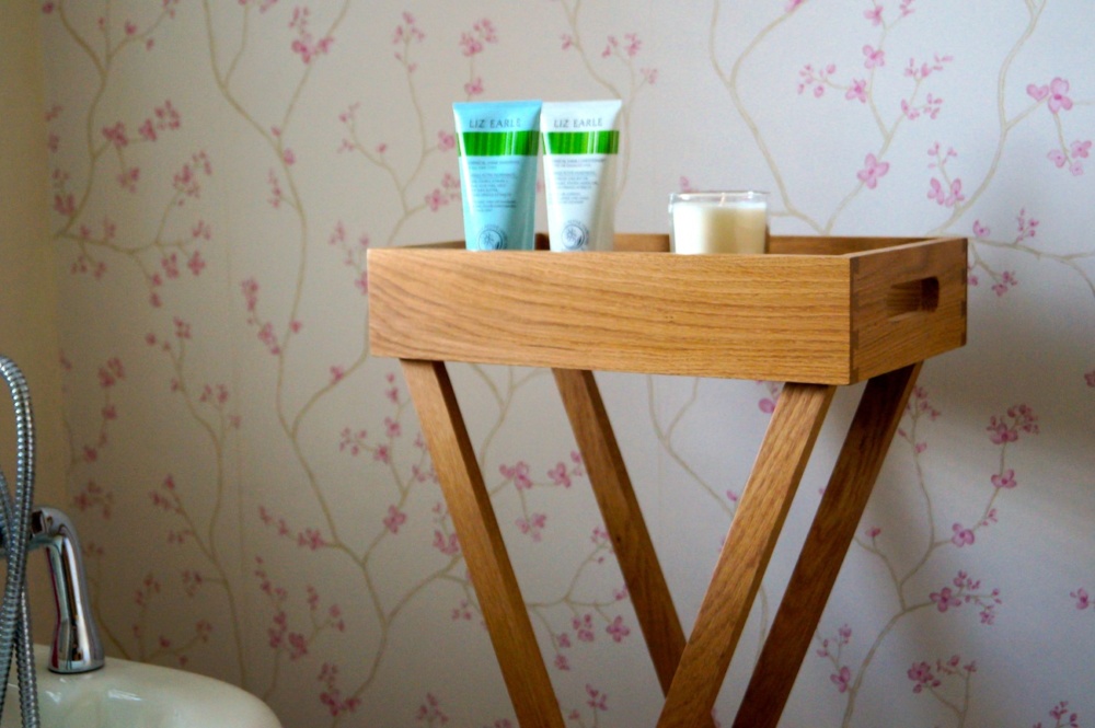 bathroom-wooden-stand-makemesomethingspecial.co.uk