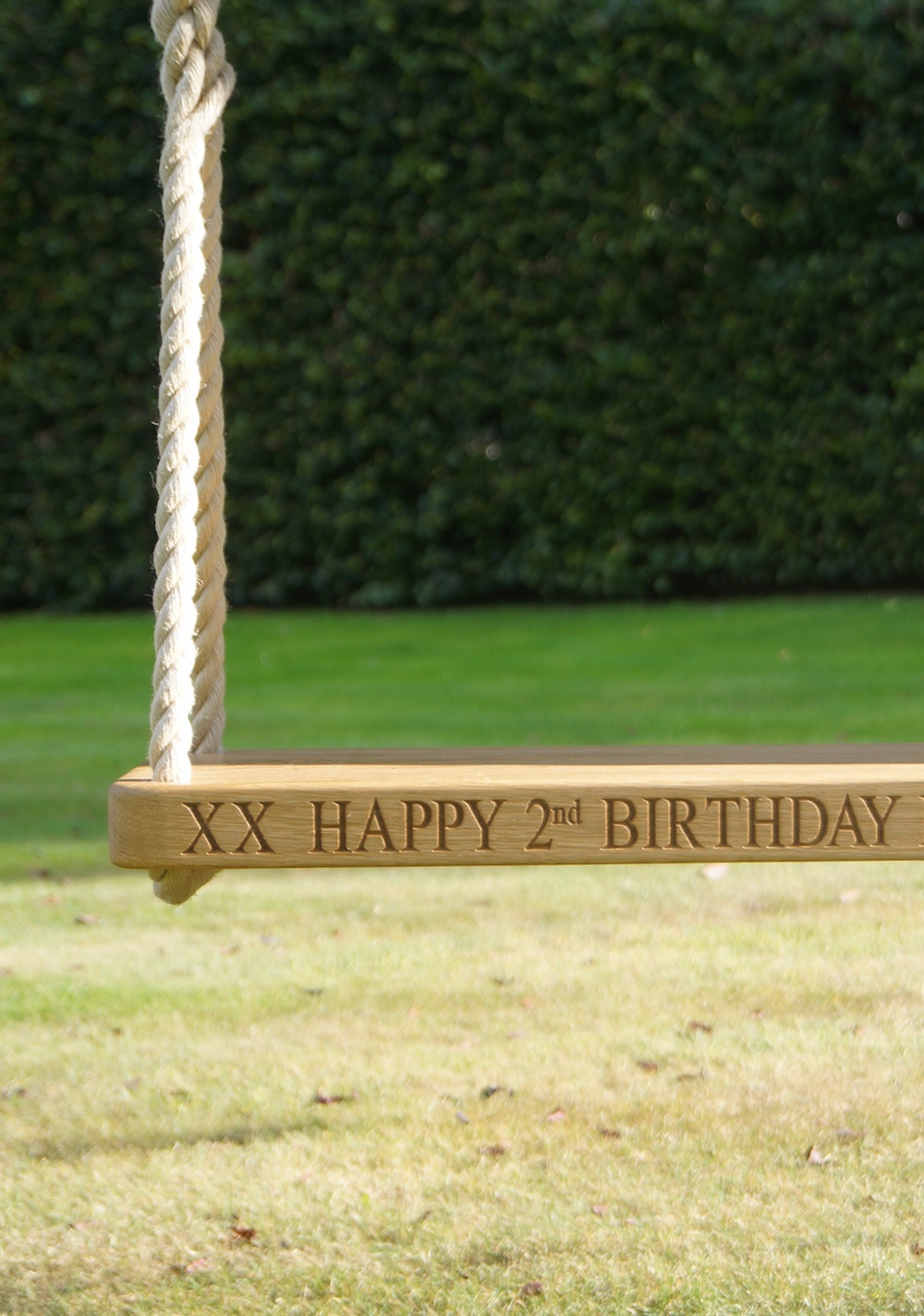 personalised-wooden-swing-seats-makemesomethingspecial-com