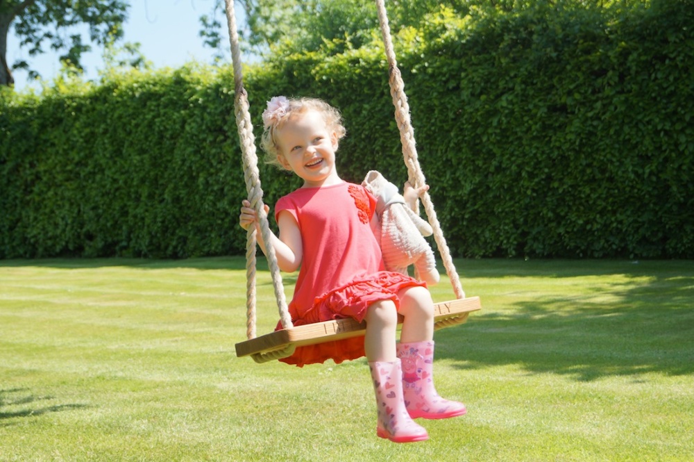 Personalised-Childrens-Swings-MakeMeSomethingSpecial.com