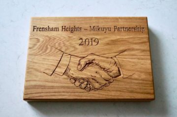 personlised-carved-oak-plaques-makemesomethingspecial.com