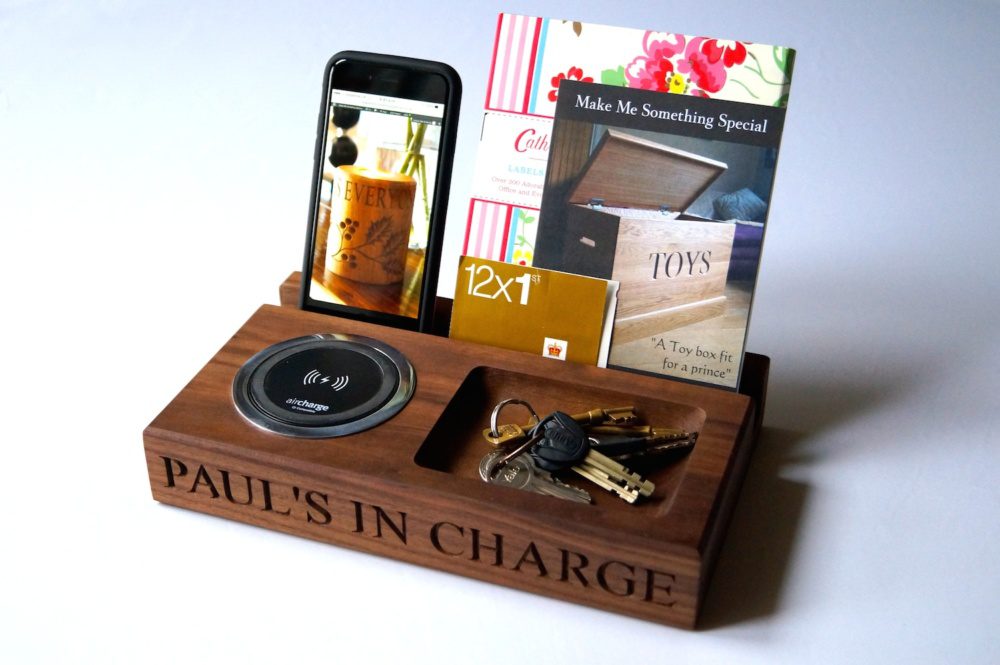 wireless-walnut-smartphone-charger-makemesomethingspecial.co.uk