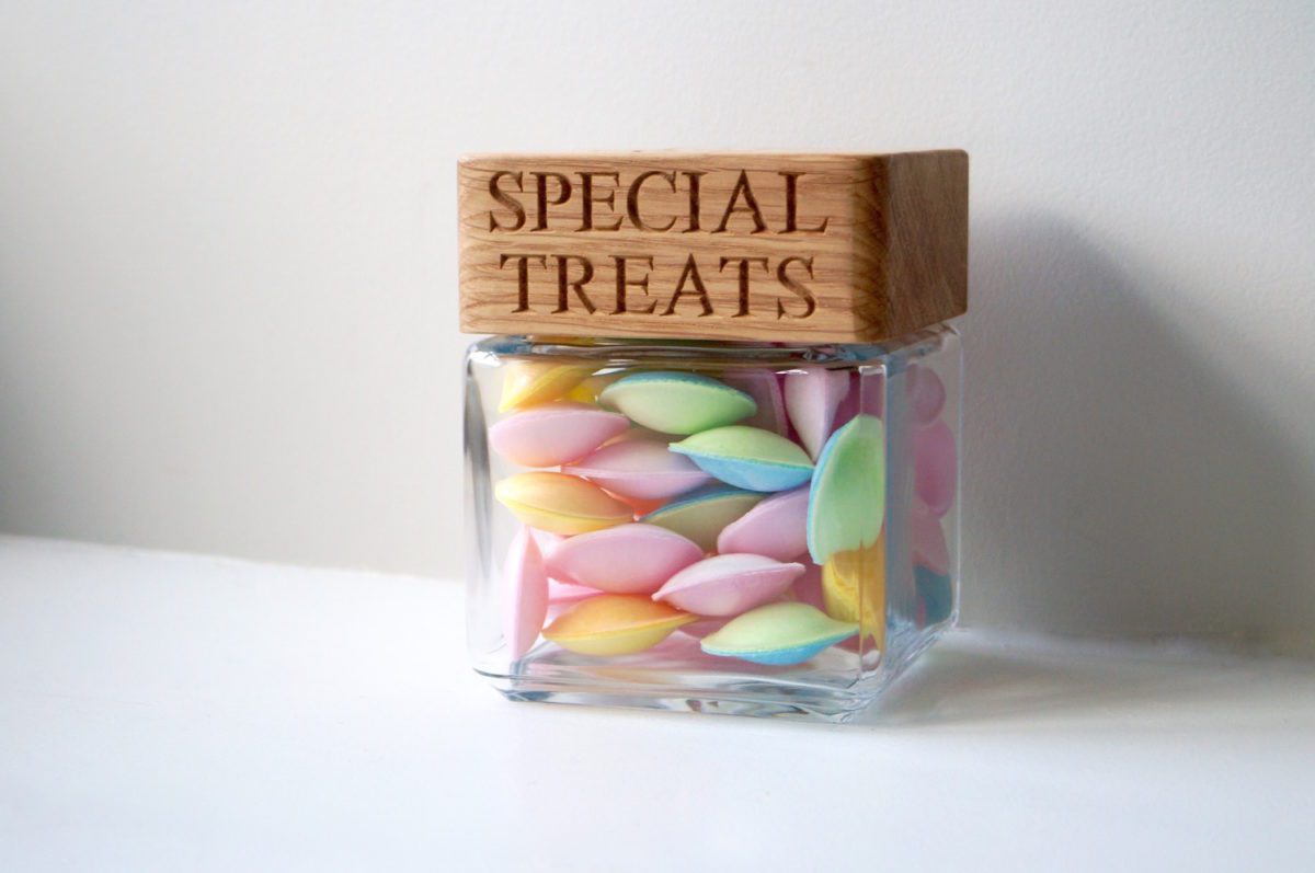 personalised-treat-storage-jars-makemesomethingspecial.com