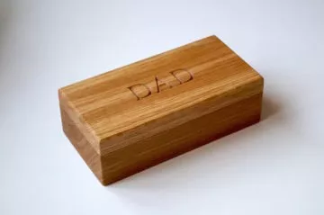 small-engraved-keepsake-oak-box-makemesomethingspecial.com