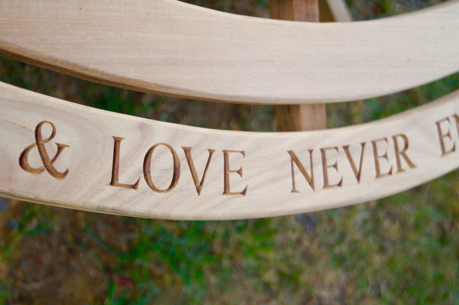 personalised-tree-bench-makemesomethingspecial.com