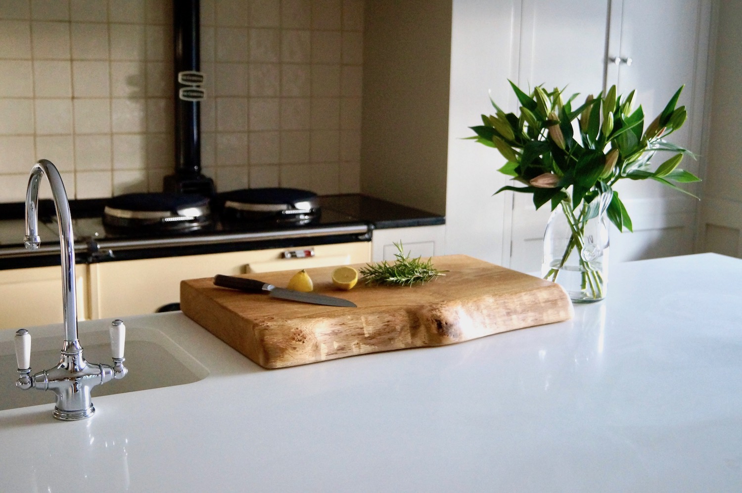 large-live-edge-wooden-chopping-board