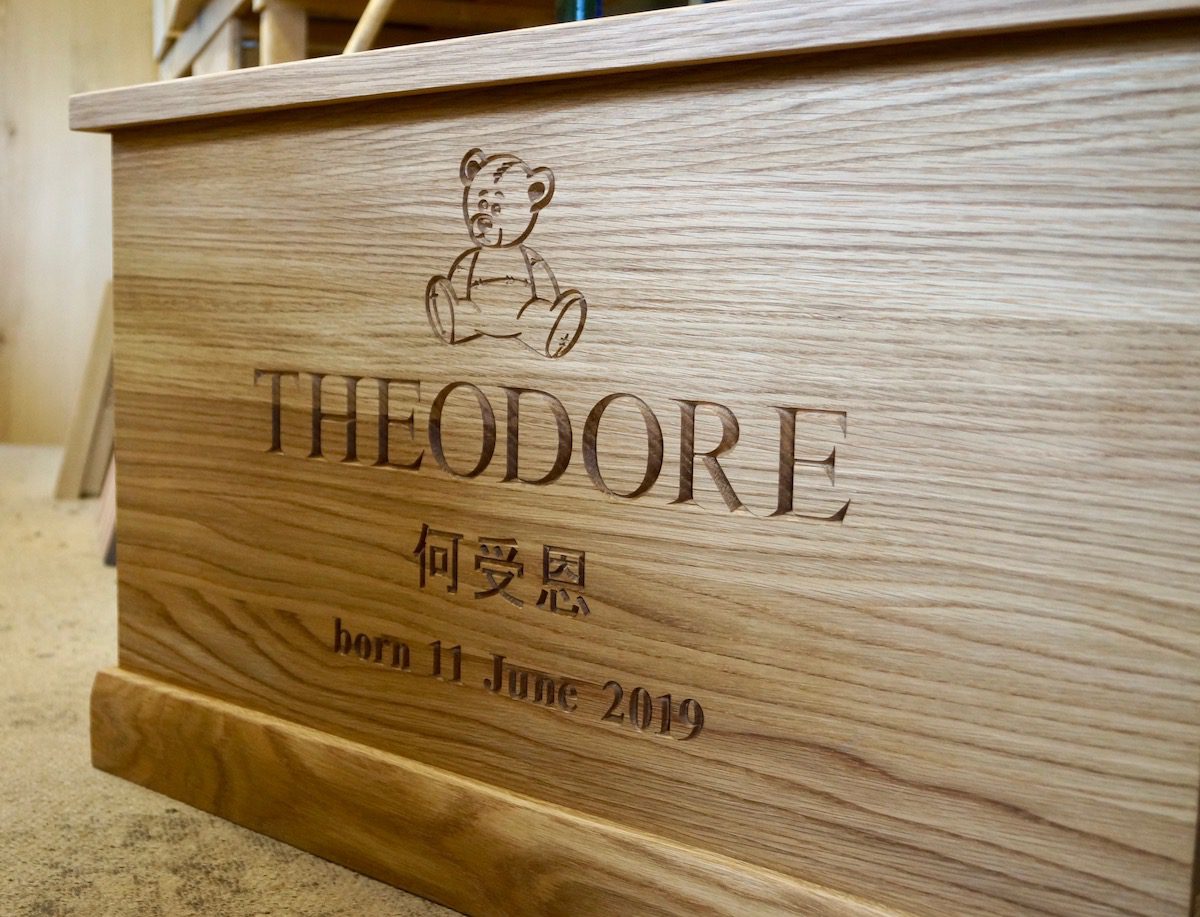 engraved-wooden-toy-chest-teddy-bear-makemesomethingspecial.com