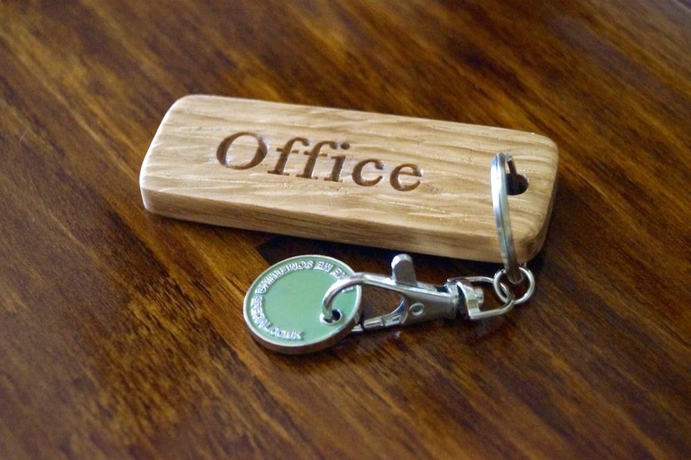 personalised-corporate-christmas-gifts-personalised-wooden-key-fob-makemesomethingspecial.co_.uk_-min