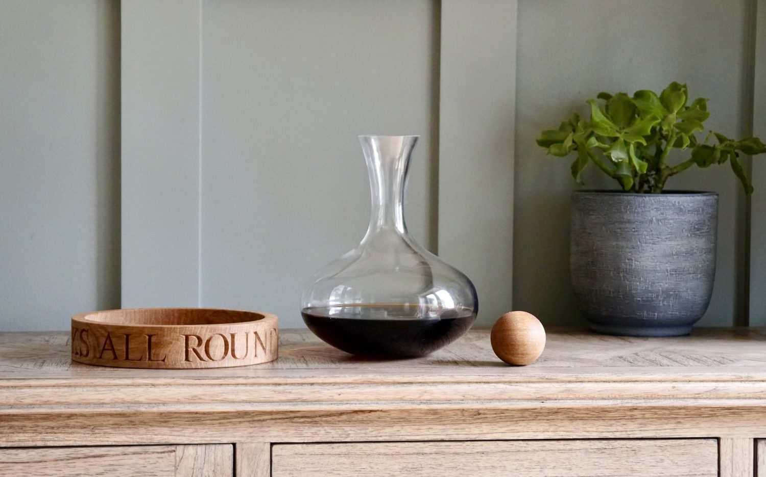 personalised-oak-ball-stopper-decanter