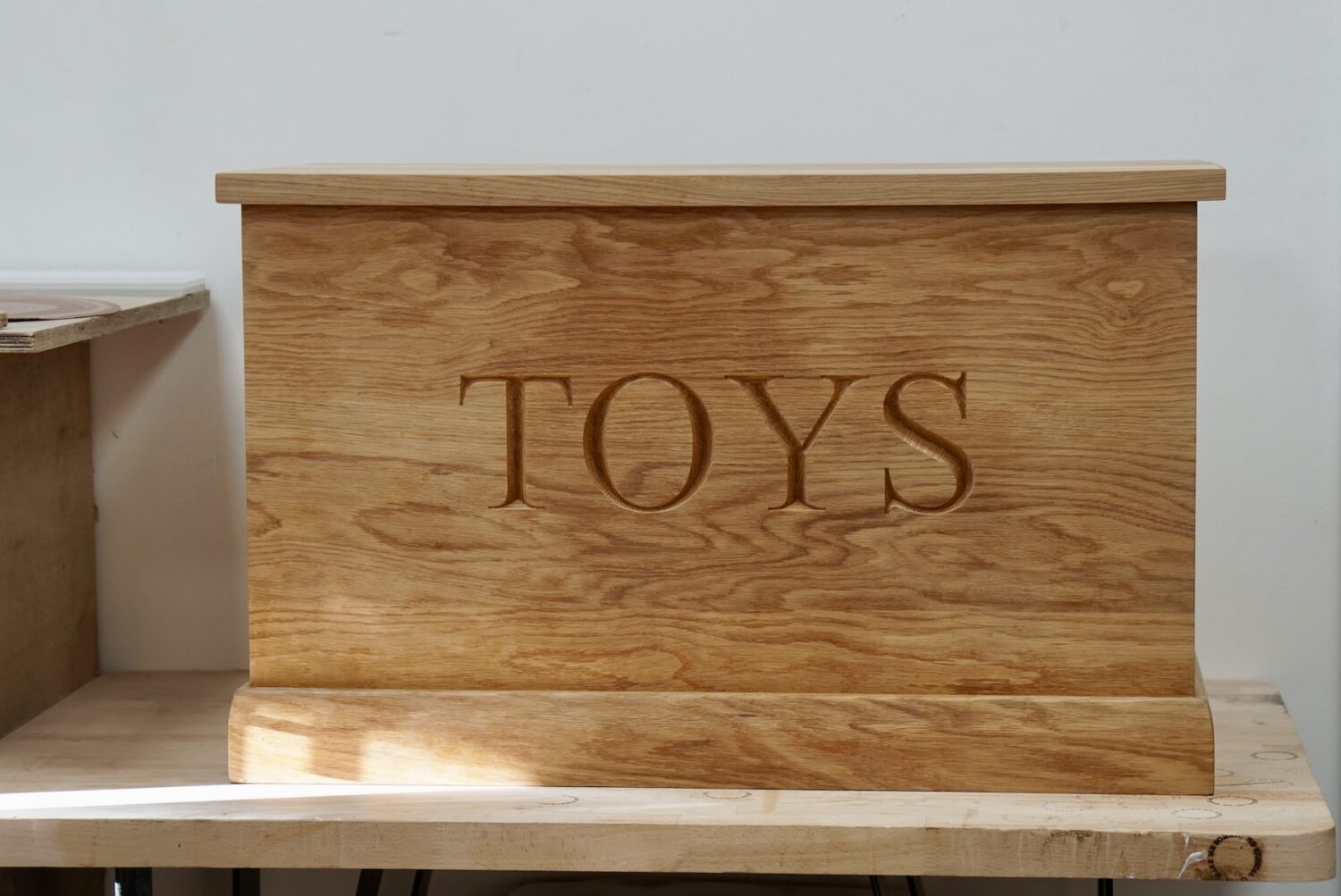 engraved-oak-toy-box