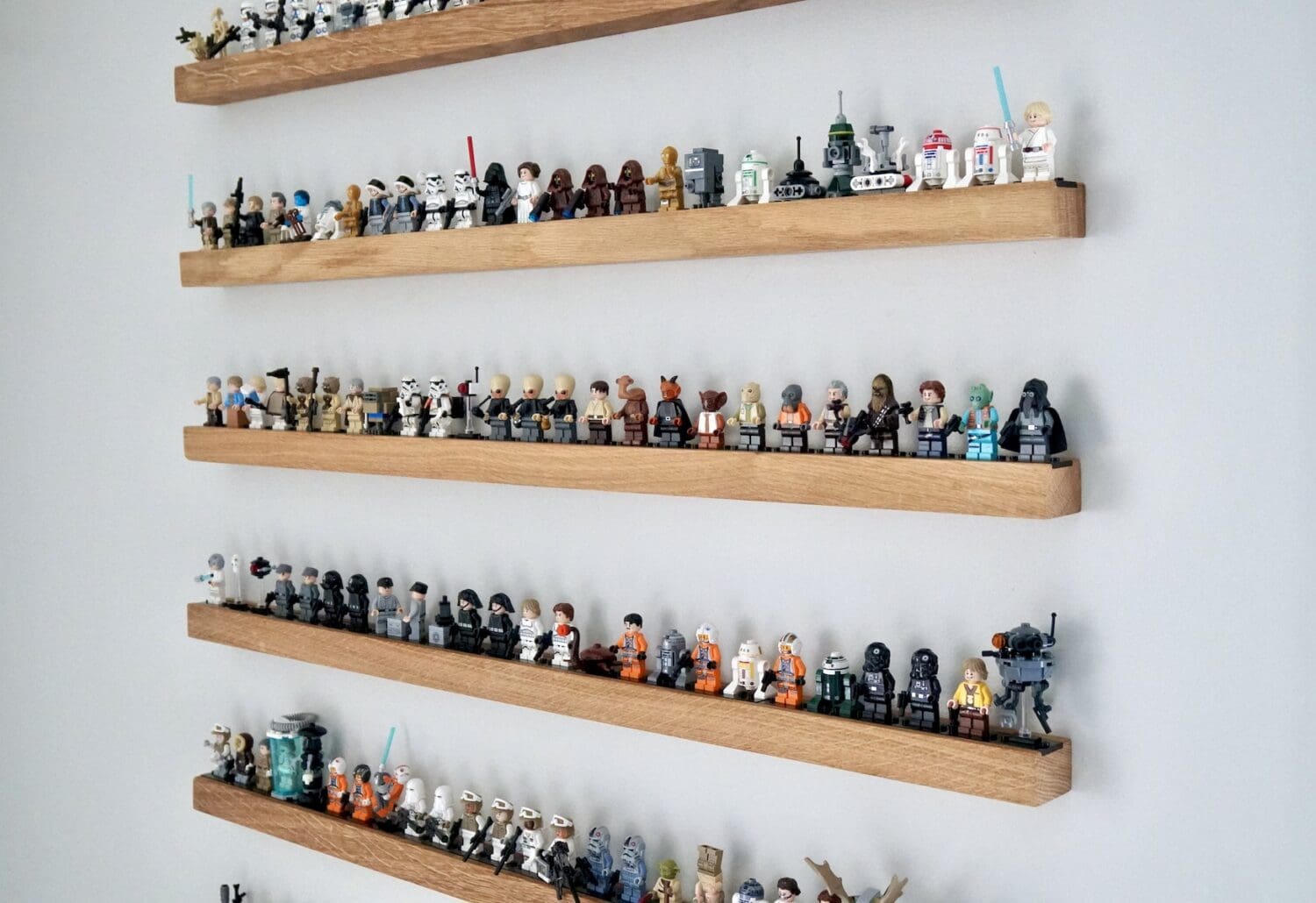 lego-mini-figure-wall-stand