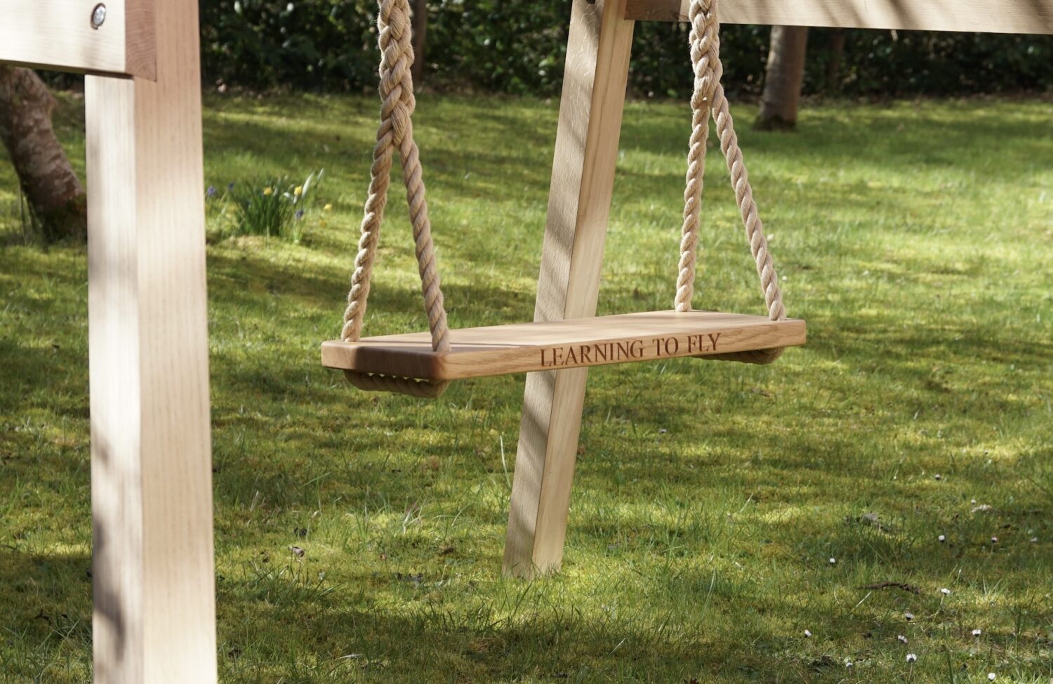 engraved-oak-single-swing-frame